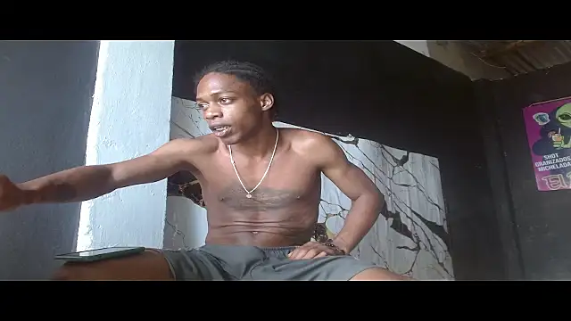 Larry-n-clouds élő XXX-chatje
