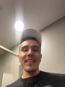 adam-rivera Chat XXX in diretta