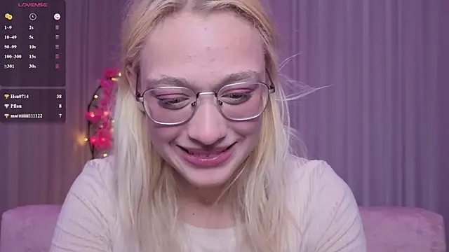 KaraLiin's Live XXX Chat