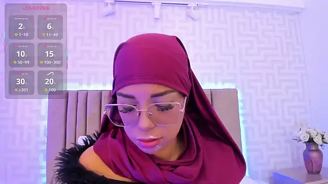 Chatroom XXX en direct de naishaa_