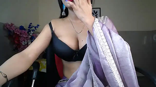 Model_Shalini Adlı Modelin Canlı XXX Sohbeti