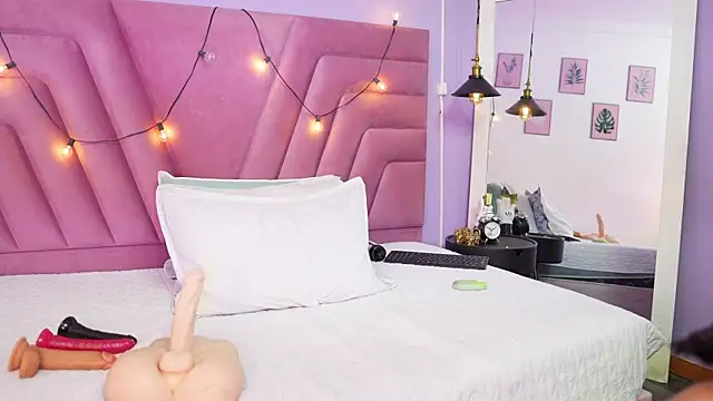 Chatroom XXX en direct de cutepetitee