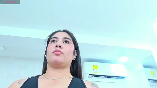 ThyaraJhons' Live XXX Chat