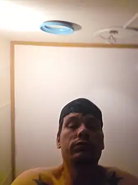 twistafatpipe's Live XXX Chat