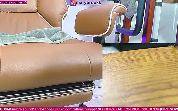 XXX chat uživo modela MaryBrook1