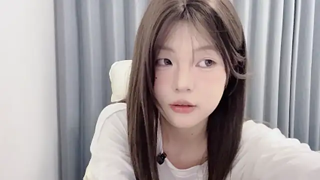 Xiaorui-'s Live XXX Chat