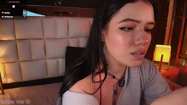 emmy_wattsoon's Live XXX Chat
