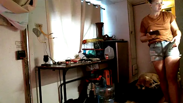 SexyB214 Adlı Modelin Canlı XXX Sohbeti