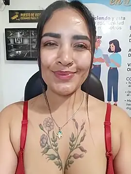 Czat XXX na żywo – MAYE__13