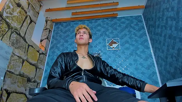 Axel_Romanov – Naživo XXX chat