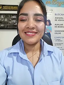 Chat XXX en directo de MAYE__13