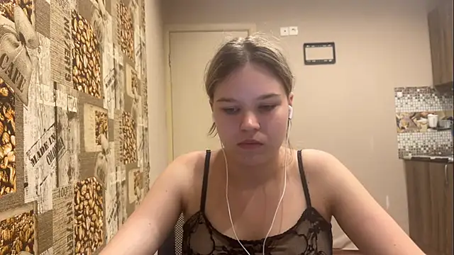 XXX chat uživo modela HellyRay