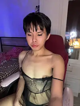 Chat +18 de Plaxxxtique ao vivo