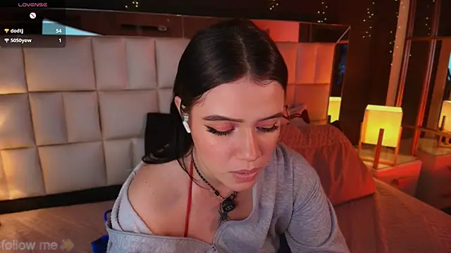 emmy_wattsoon's Live XXX Chat