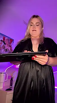 April_Vancee's Live XXX Chat