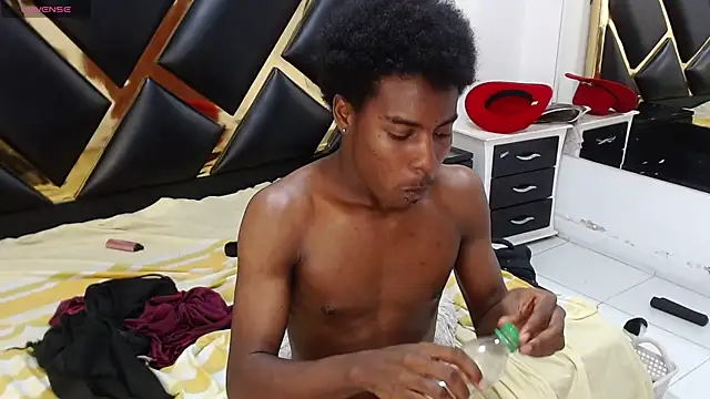 XXX chat uživo modela NoahJhonson69