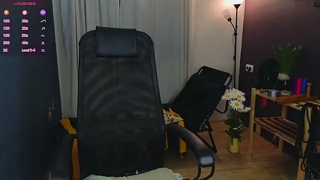 laracroftmansion Chat XXX in diretta