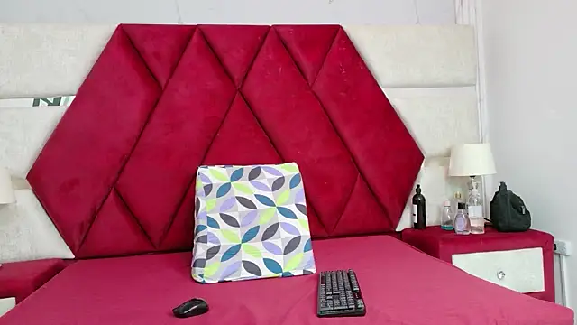 XXX chat uživo modela Kity_spiderr