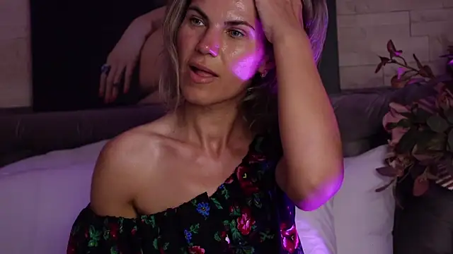 FeliciaKrige লাইভ XXX চ্যাট