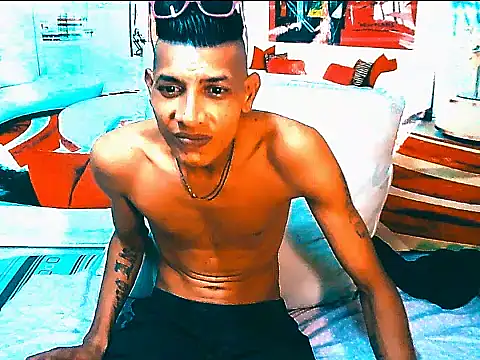 Chat XXX ao vivo de IndianSavageMale