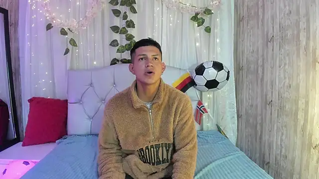 دردشة Tony_Zackk الجنسية المباشرة