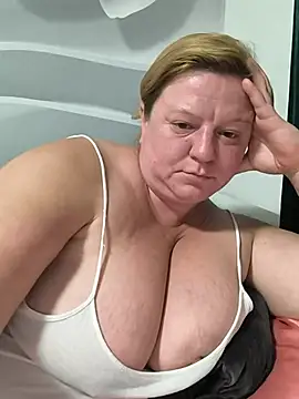 jusichka – Naživo XXX chat