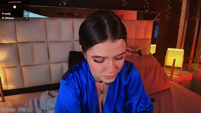 emmy_wattsoon's Live XXX Chat