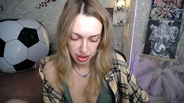 NickyAdamidi élő XXX-chatje