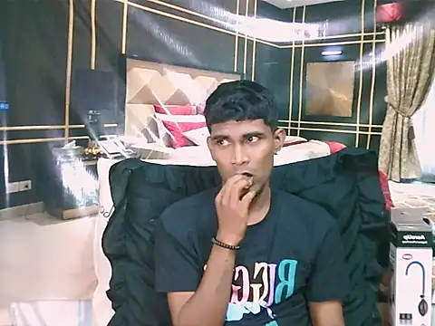 IndianThuggin's Live XXX Chat