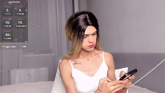 Show modela MadonnaRossi na web-kameri