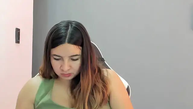 Živý XXX chat __Emma__11__Lecat_