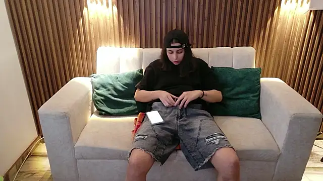 feelena_mysoull's Live XXX Chat