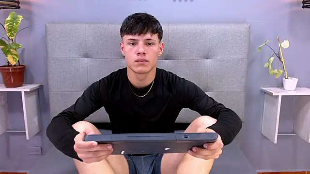 Kevin_Tupe Live XXX-chat