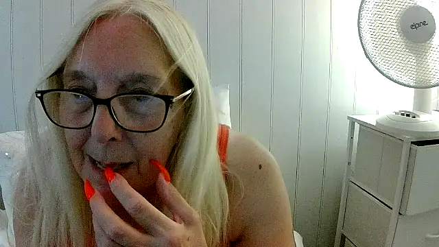 Chanel-56's Live XXX Chat