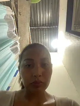 Genesis_18_ élő XXX-chatje
