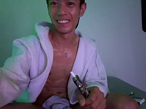 HORNY_RYUn Webbikameraesitys