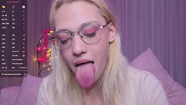 KaraLiin's Live XXX Chat