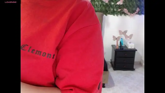 adara_cute_69's Live XXX Chat