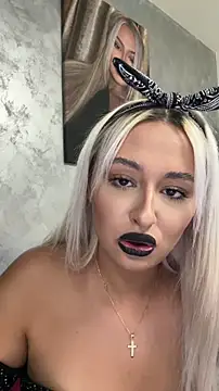 צ'אט XXX בשידור חי של Kylie_One