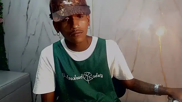 XXX chat uživo modela ManSant