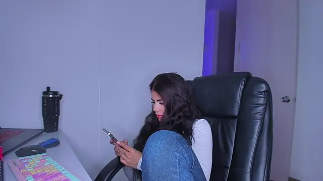 XXX chat uživo modela Lisegg_