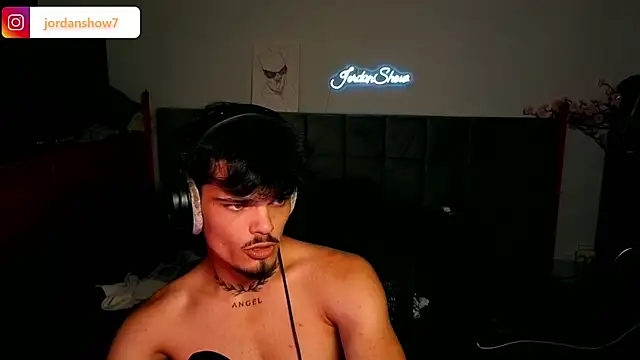 JordanShow's Live XXX Chat