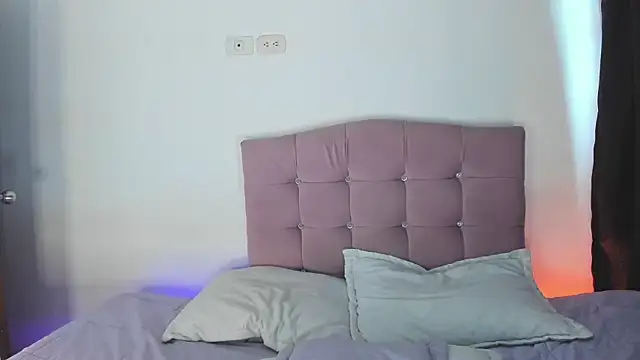 _valediaz__ Adlı Modelin Canlı XXX Sohbeti