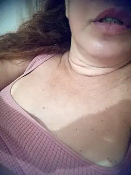 Chat +18 de SOLTEIRASIGILO ao vivo