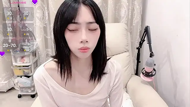 tuantuanle Chat XXX in diretta