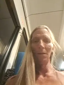 Chat +18 de Cheryl_F ao vivo