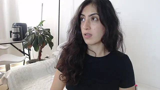 MIYESSI's Live XXX Chat