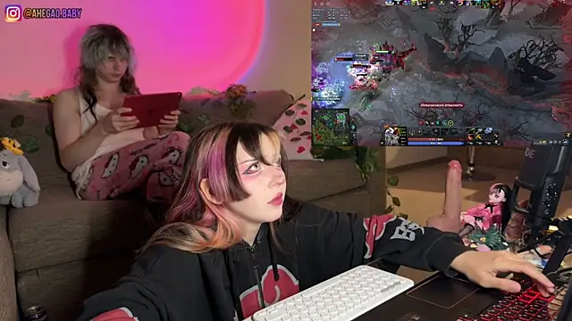 XXX chat uživo modela h3ntai_baby