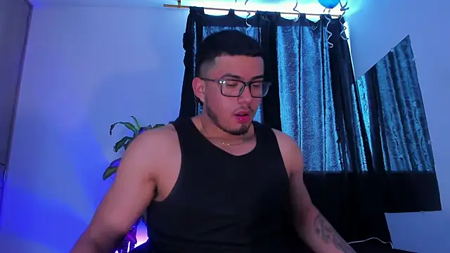 thaddeus_king's Live XXX Chat