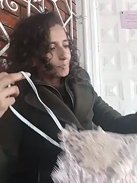 AriannaRussell_ Adlı Modelin Canlı XXX Sohbeti